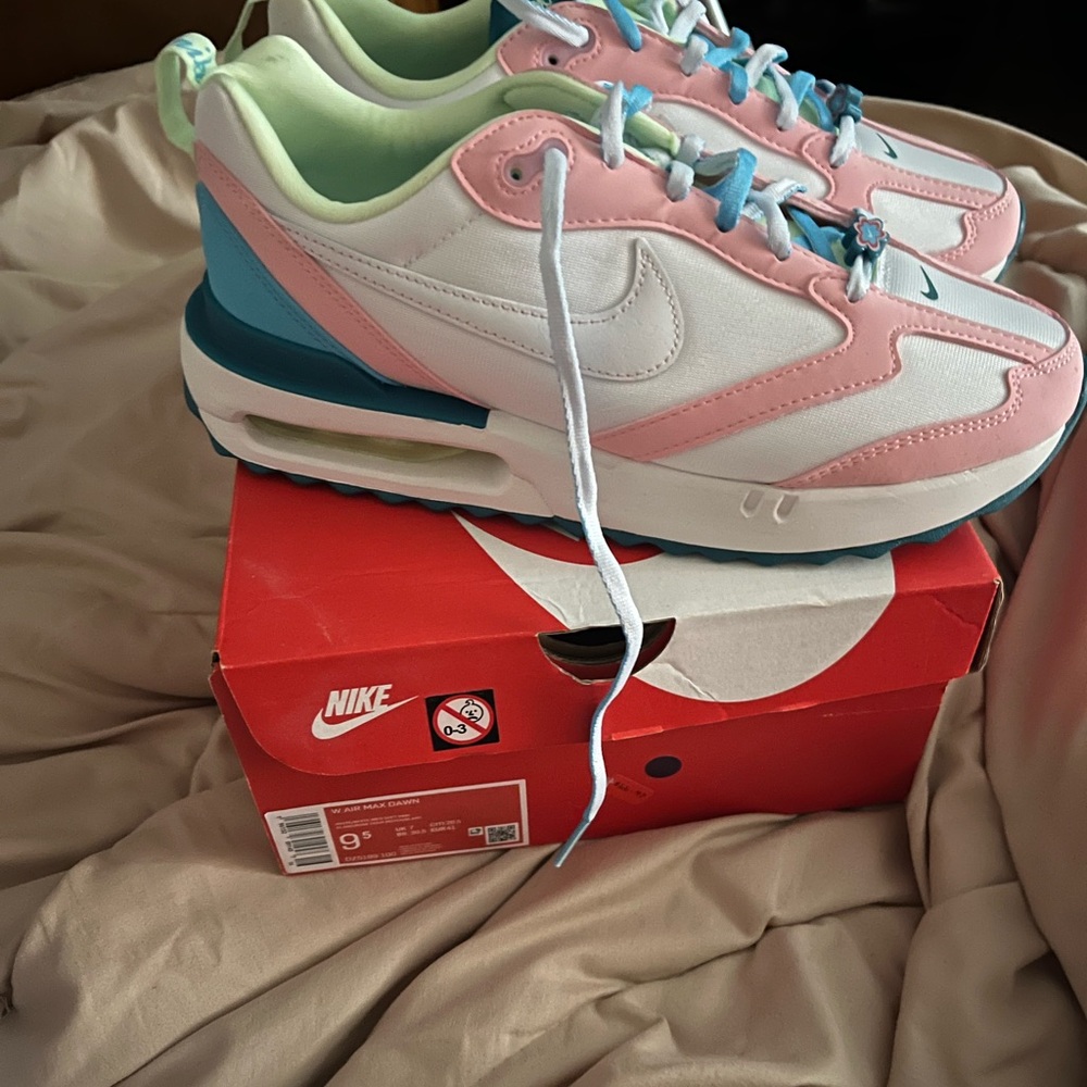 Nike Air Max Sneakers Red and White. Size 9.5